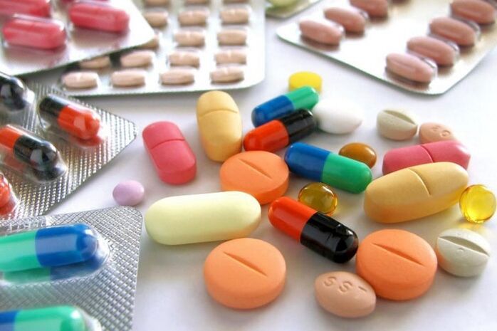 Die Behandlung einer Prostatitis ist ohne die Einnahme von Antibiotika und anderen Medikamenten nicht vollständig